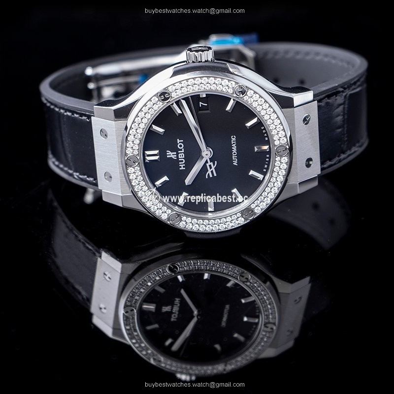 Hublot Classic Fusion 45, 42, 38, 33 mm Mens watch Unisex Automatic Titanium 565.NX.1171.LR.1104