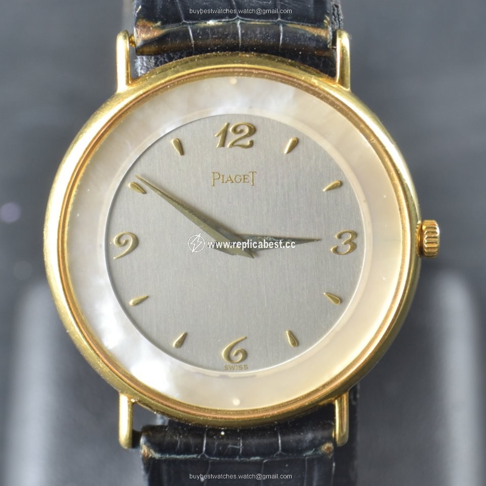 Piaget Mens watch Unisex Quartz Yellow gold 8062