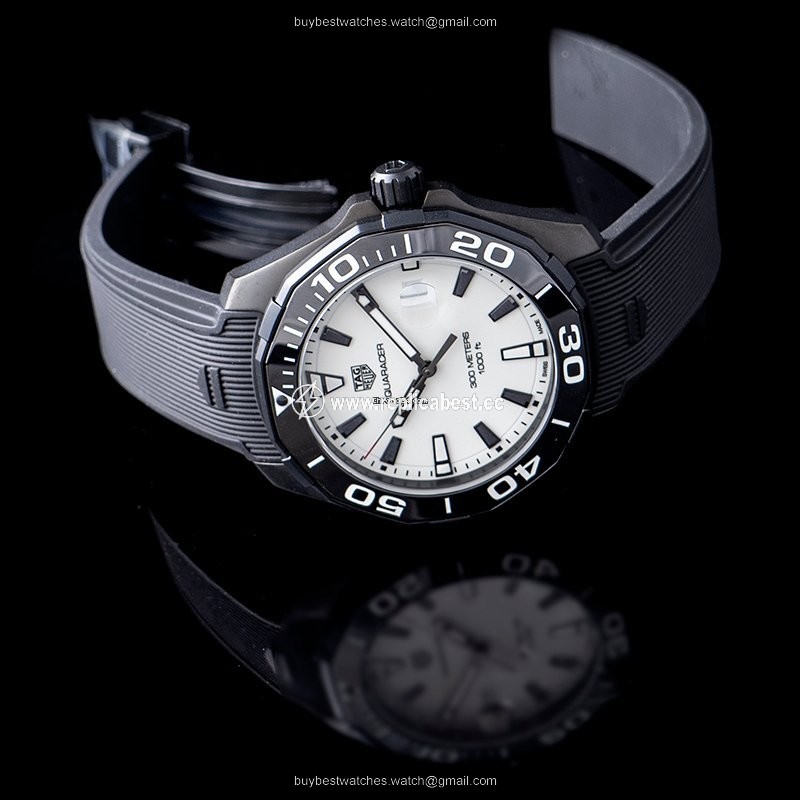 TAG Heuer Aquaracer Mens watch Unisex Quartz Titanium WAY108A.FT6141