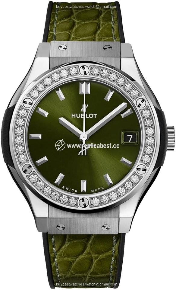 Hublot Classic Fusion Quartz Womens watch Quartz Titanium 581.NX.8970.LR.1104