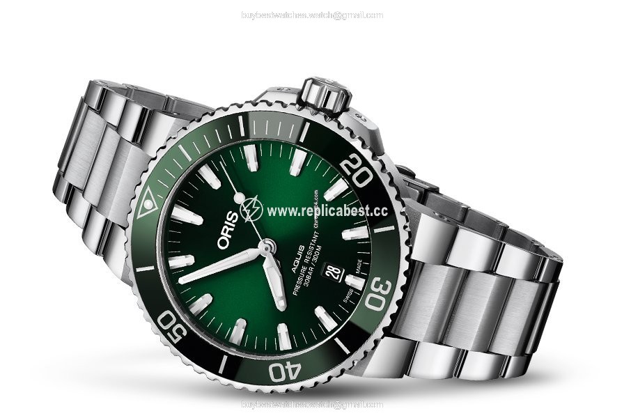 Oris Aquis Date Mens watch Unisex Automatic Steel 01 733 7730 4157