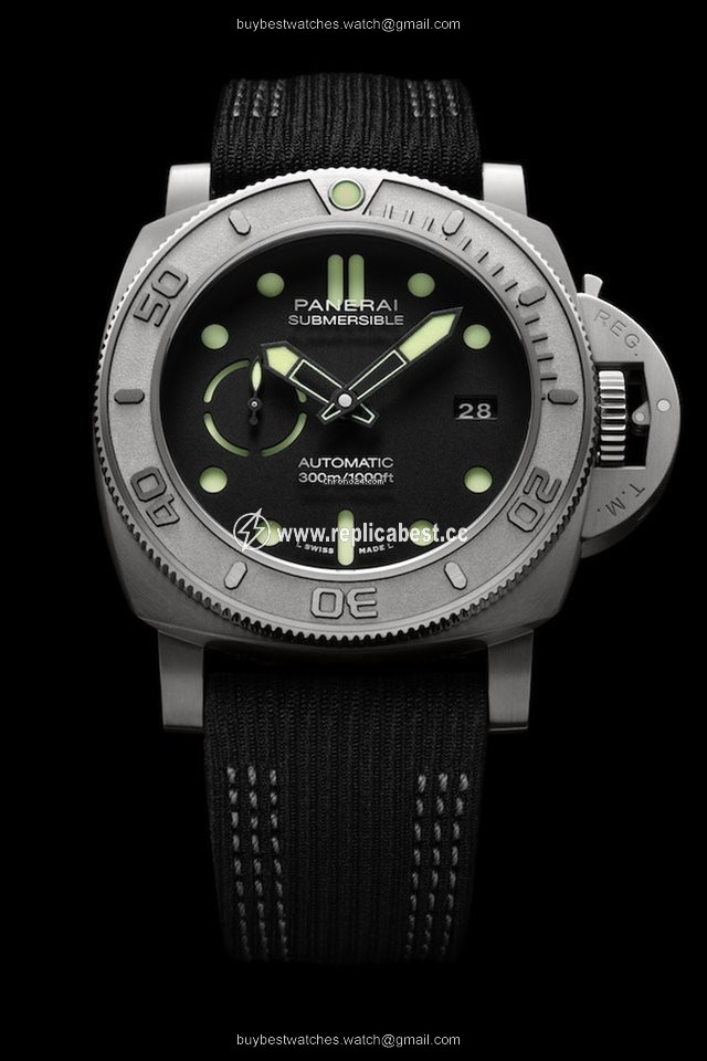 Panerai Luminor Submersible Mens watch Unisex Automatic Titanium PAM 00984