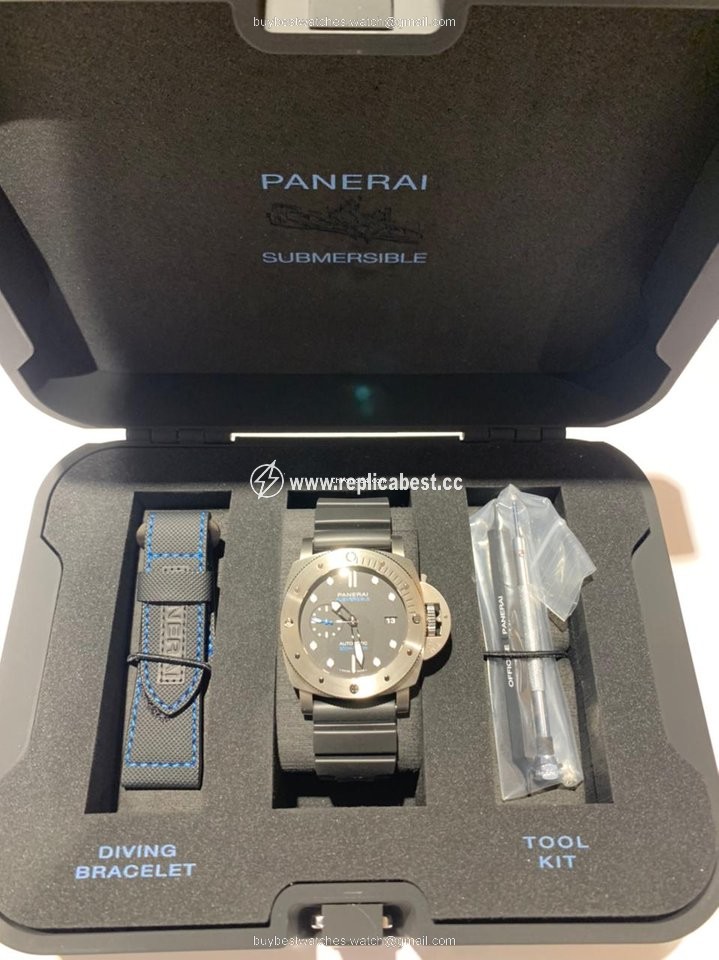 Panerai Luminor Submersible 1950 3 Days Automatic Mens watch Unisex Automatic Titanium PAM 01305