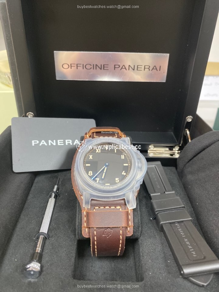Panerai Luminor Mens watch Unisex Manual winding Titanium PAM 00779