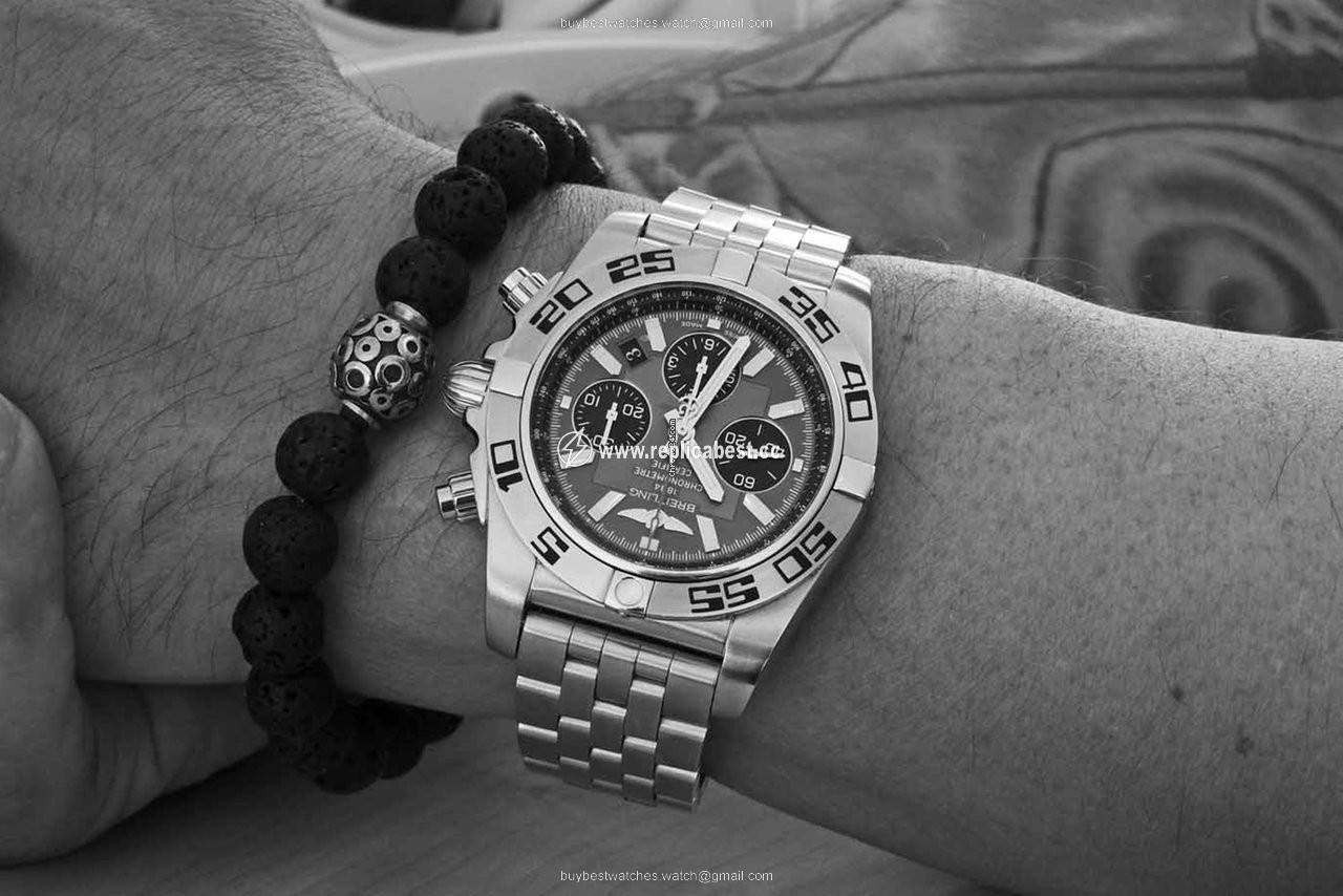 Breitling Chronomat Mens watch Unisex Automatic Steel AB011610 BB08
