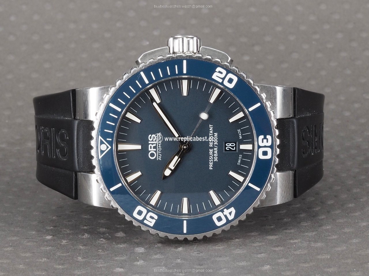 Oris Aquis Date Steel 01 733 7653 4155