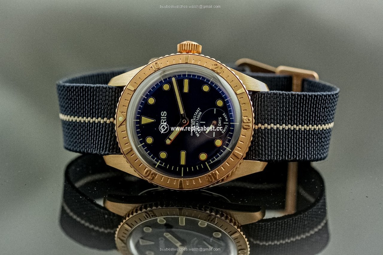 Oris Carl Brashear Mens watch Unisex Automatic Bronze 01 401 7764 3185