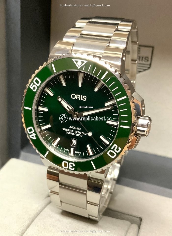 Oris Aquis Date Mens watch Unisex Automatic Steel 01 733 7730 4157-07 8 24 05PEB