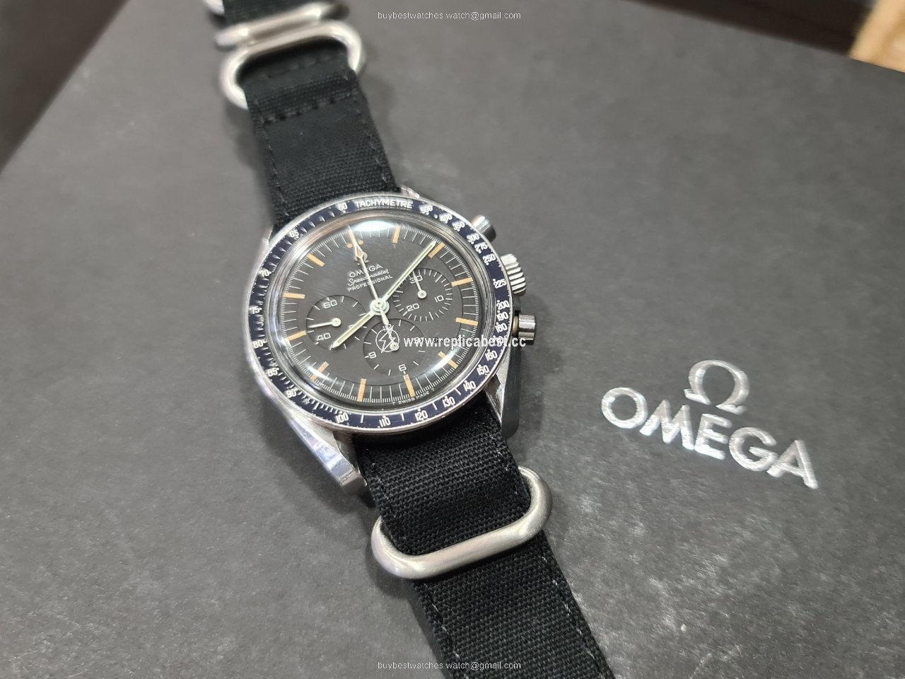 Omega Speedmaster Professional Moonwatch Mens watch Unisex Manual winding Steel 105.012-66