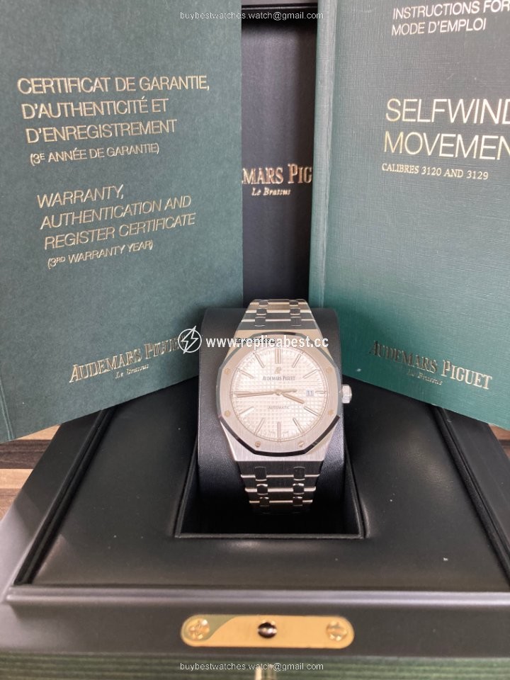 Audemars Piguet Royal Oak Selfwinding Mens watch Unisex Automatic Steel 15400ST.OO.1220ST.02