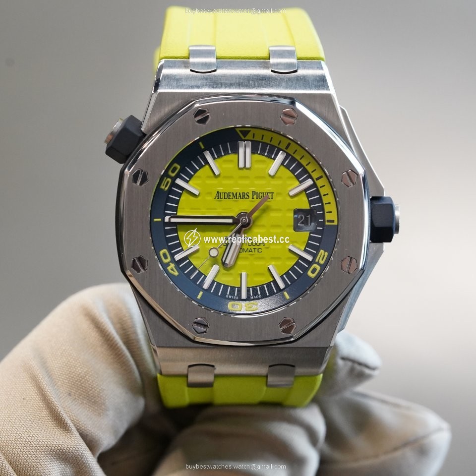 Audemars Piguet Royal Oak Offshore Diver Mens watch Unisex Automatic Steel 15710ST.OO.A038CA.01