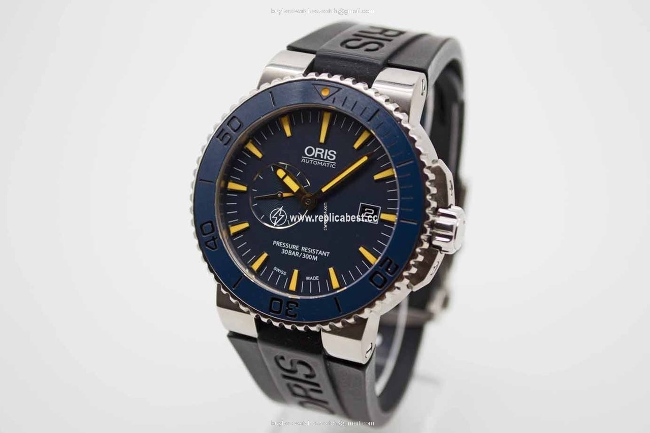 Oris Aquis Mens watch Unisex Automatic Titanium 01 643 7654 7185