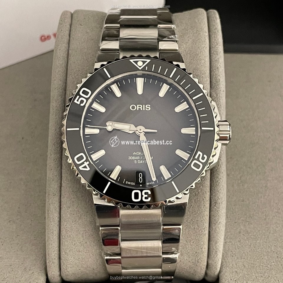 Oris Aquis Date Mens watch Unisex Automatic Steel 01 400 7769 4154 07 8 22 09PEB