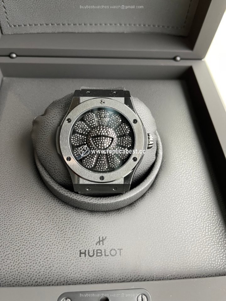 Hublot Classic Fusion 45, 42, 38, 33 mm Mens watch Unisex Automatic Ceramic 507.CX.9000.RX.TAK21