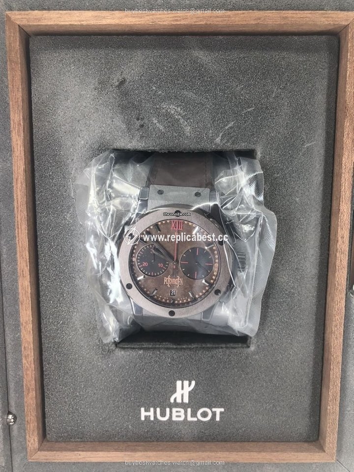Hublot Classic Fusion Chronograph Mens watch Unisex Automatic Ceramic 521.CC.0589.VR.OPX14