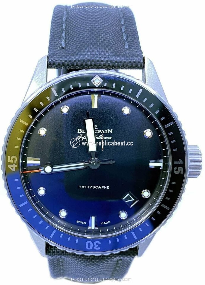 Blancpain Fifty Fathoms Bathyscaphe Mens watch Unisex Automatic Titanium 5000 1230 B52A
