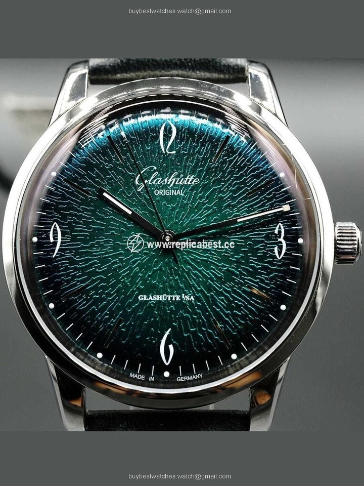 Glashutte Original Sixties Mens watch Unisex Automatic Steel 1-39-52-03-02-04