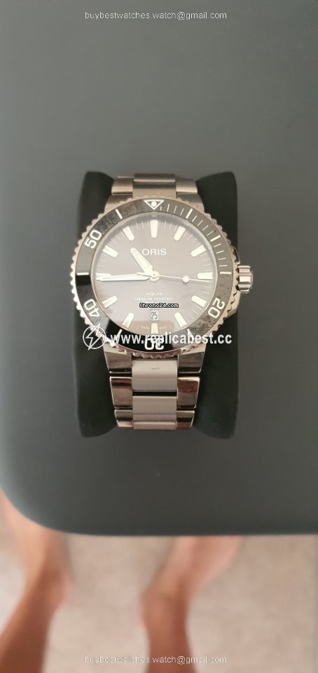 Oris Aquis Titanium Date Mens watch Unisex Automatic Titanium 01 733 7730 7153-07 8 24 15PEB