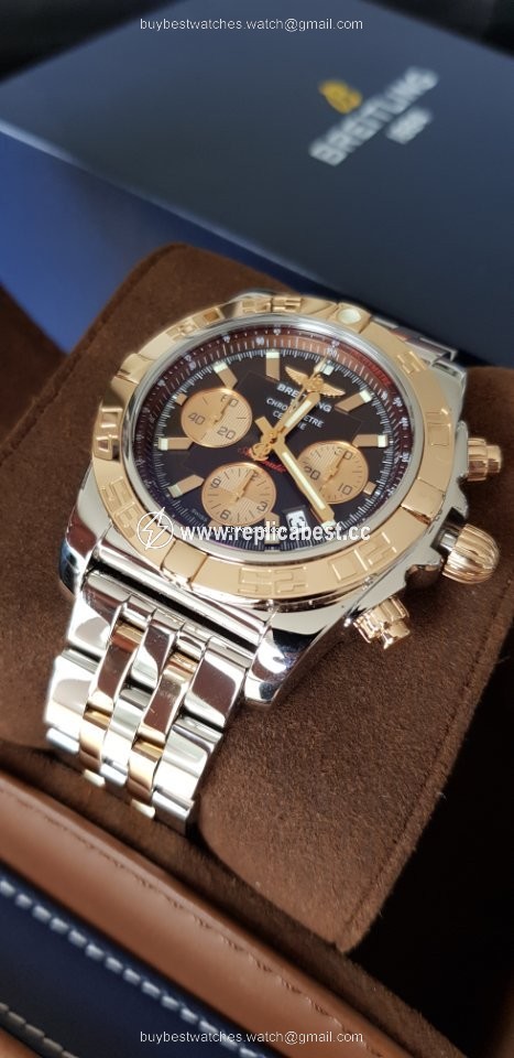 Breitling Chronomat 44 Automatic Gold Steel CB011012 Q576