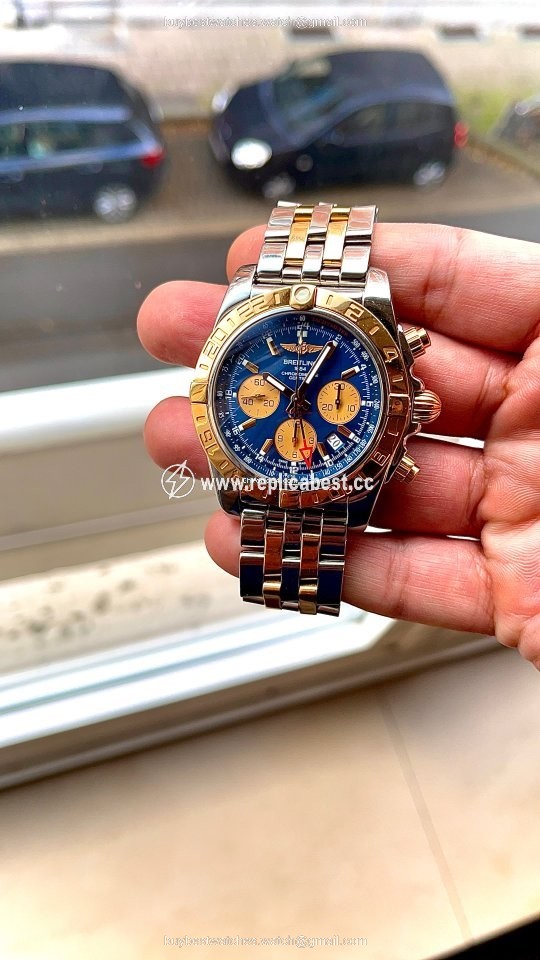Breitling Chronomat 44 GMT Mens watch Unisex Gold Steel CB042012 C858