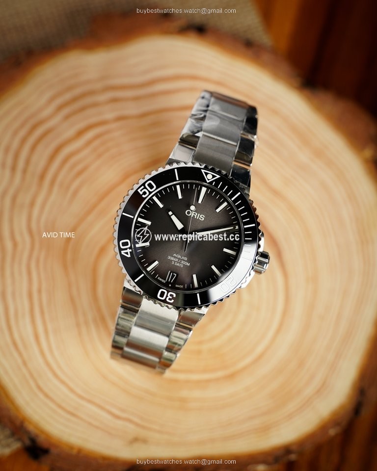 Oris Aquis Date Mens watch Unisex Automatic Steel 01 400 7769 4154-07 8 22 09PEB