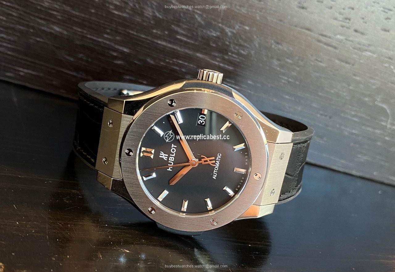 Hublot Classic Fusion 45, 42, 38, 33 mm Mens watch Unisex Automatic Titanium 565.NX.1171.LR