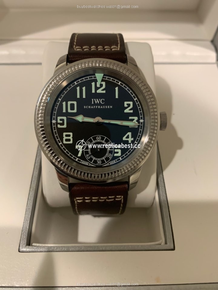 IWC Pilot Mens watch Unisex Manual winding Steel IW325401