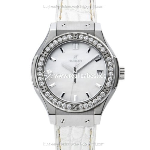 Hublot Classic Fusion Quartz Womens watch Quartz Titanium 581.NE.6070.LR.1204.JPN16