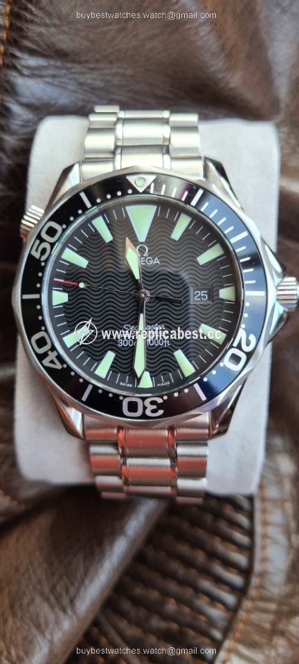 Omega Seamaster Diver 300 M Mens watch Unisex Quartz Steel 226450