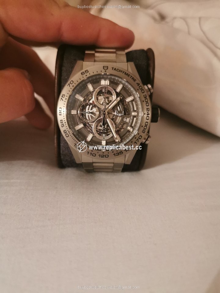 TAG Heuer Carrera Calibre HEUER 01 Mens watch Unisex Automatic Titanium CAR2A8A.BF0707