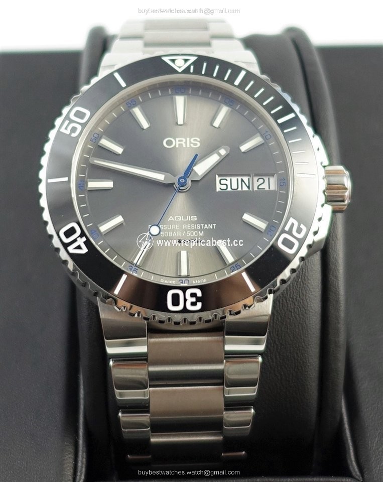 Oris Hammerhead Limited Edition Mens watch Unisex Automatic Steel 01 752 7733 4183-Set MB