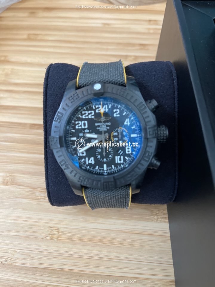 Breitling Avenger Hurricane Mens watch Unisex Automatic Steel XB1210E4 BE89 257S X20D.4