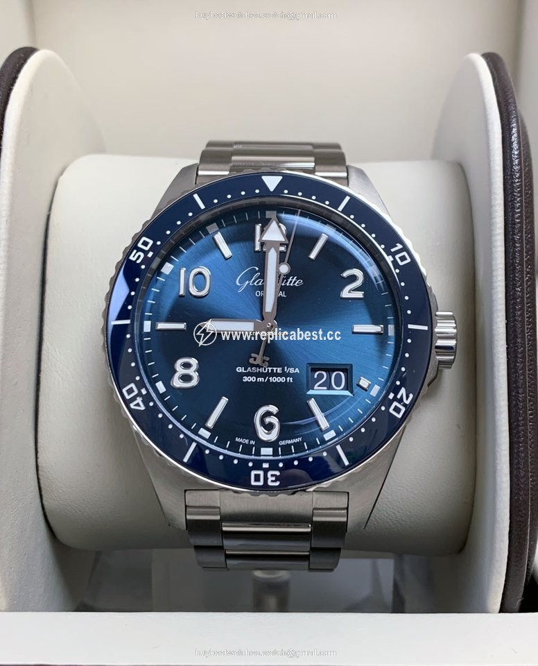 Glashutte Original Mens watch Unisex Automatic Steel 1-36-13-02-81-70