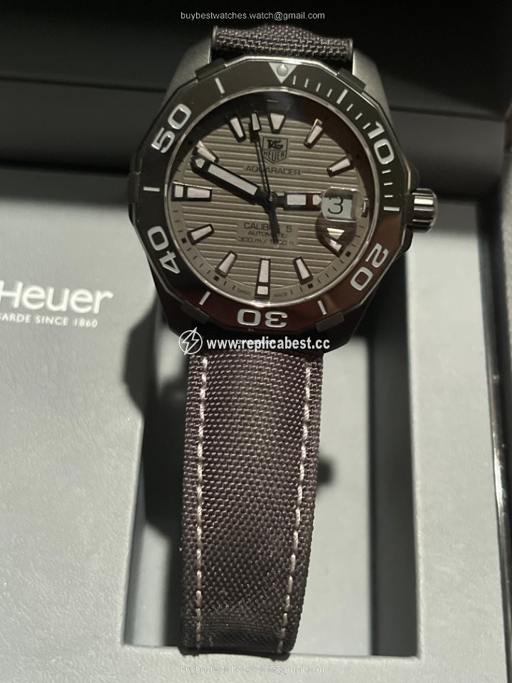 TAG Heuer Aquaracer 300M Mens watch Unisex Automatic Titanium WAY218B.FC6364