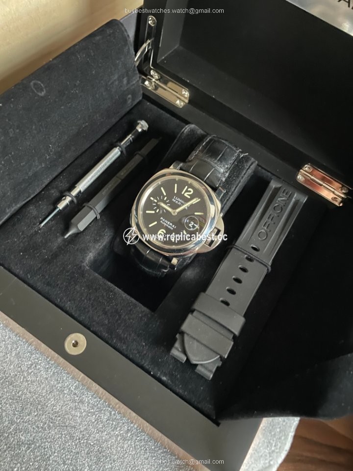Panerai Luminor Marina Automatic Mens watch Unisex Automatic Steel PAM 00104