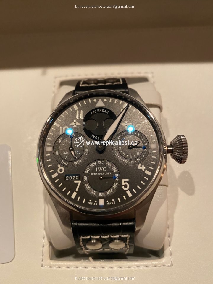 IWC Big Pilot Mens watch Unisex Automatic 3682292