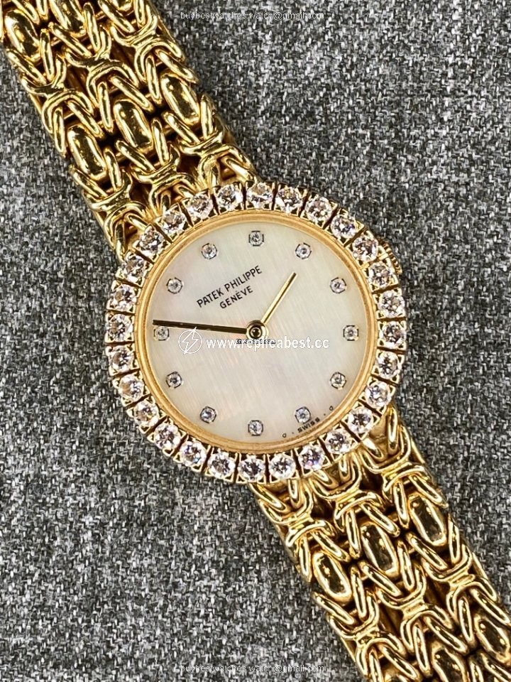 Patek Philippe Womens watch Quartz Yellow gold 4722 1