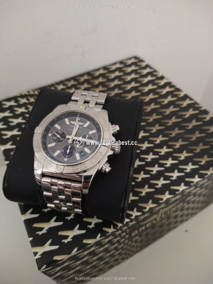 Breitling Chronomat 44 Mens watch Unisex Automatic Steel AB011011