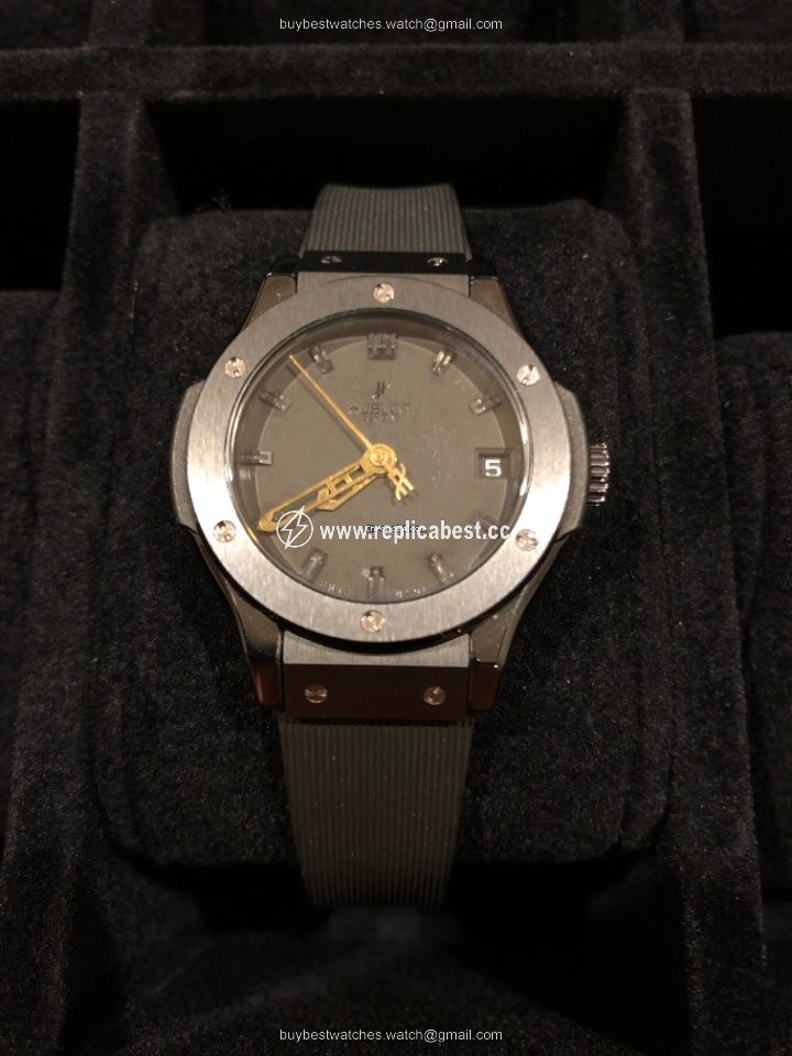 Hublot Classic Fusion Quartz Womens watch Quartz Ceramic 581.CM.1110.RX