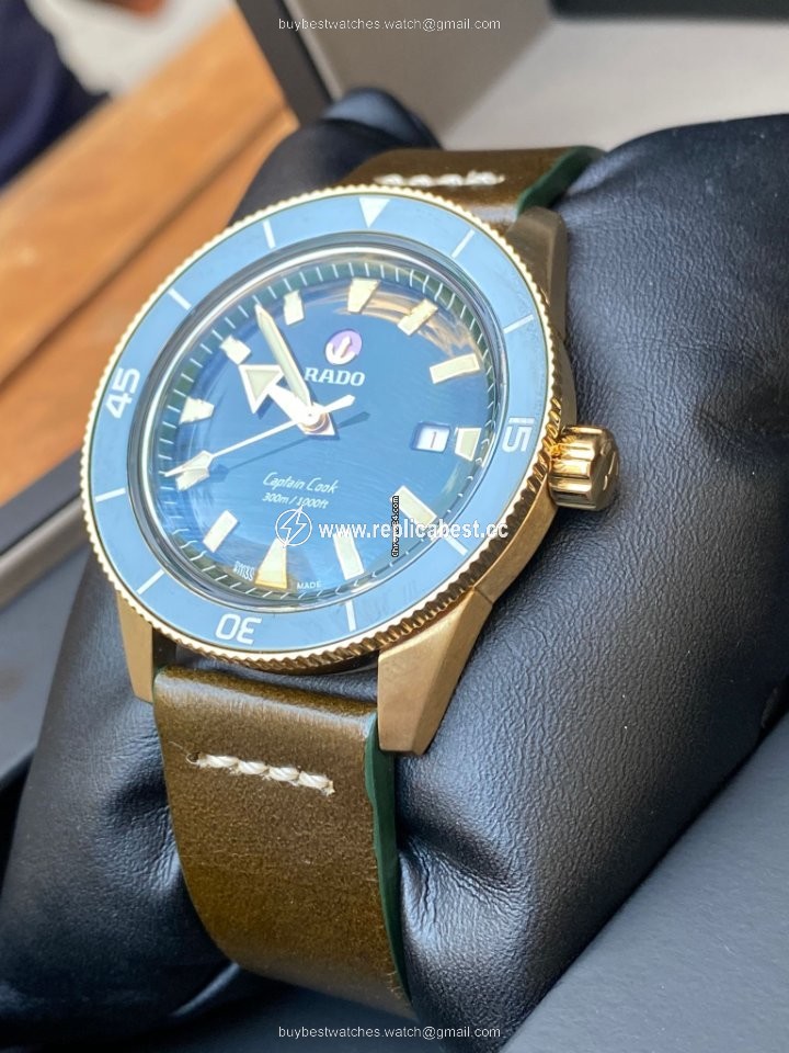Rado HyperChrome Captain Cook Mens watch Unisex Automatic Bronze R32504315