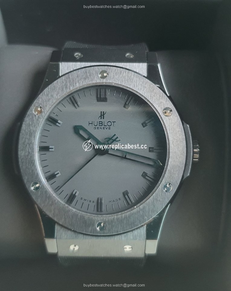 Hublot Classic Fusion 45, 42, 38, 33 mm Mens watch Unisex Manual winding Ceramic 501.CM.1110.RX