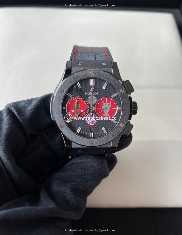 Hublot Classic Fusion Chronograph Mens watch Unisex Automatic Ceramic 521.CM.1737.LR.BYM13