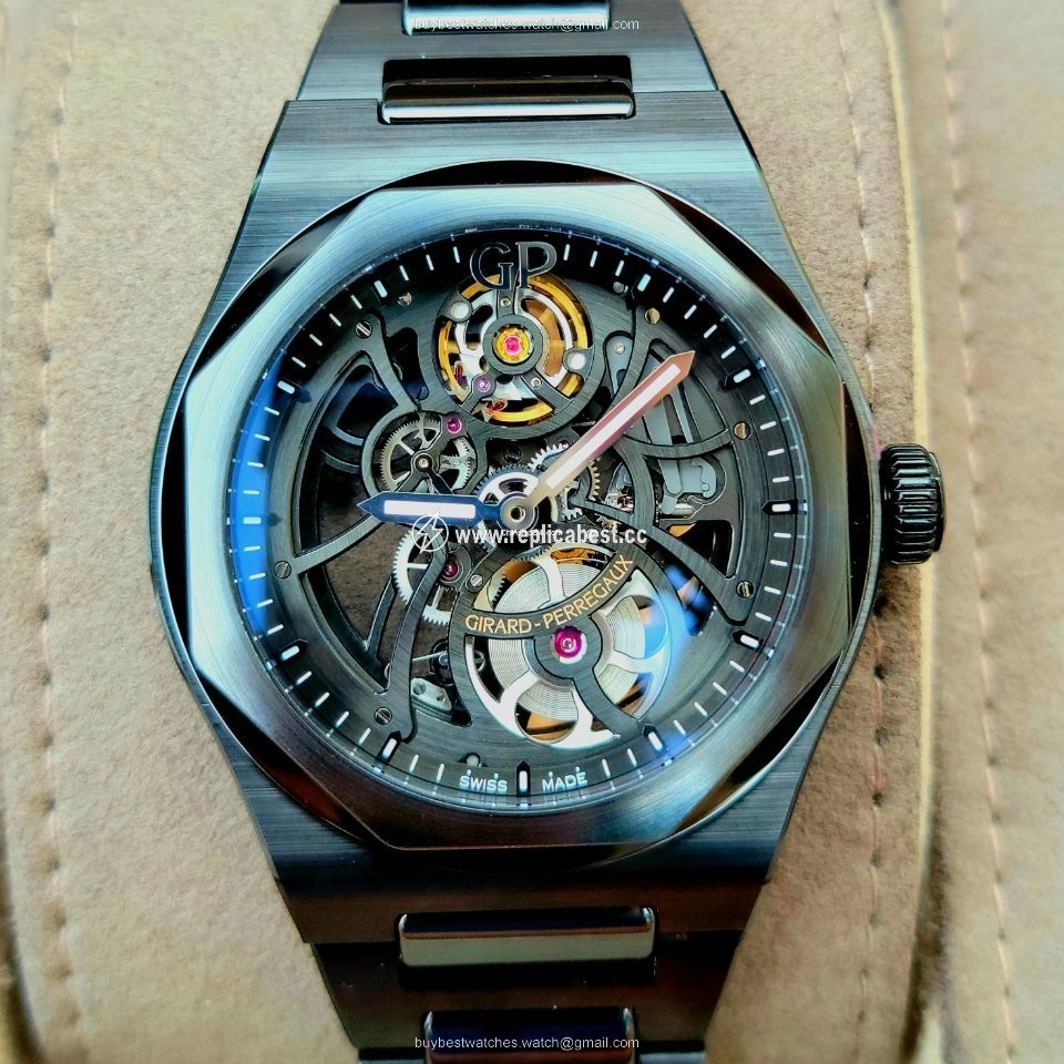 Girard Perregaux Laureato Mens watch Unisex Automatic Ceramic 81015-32-001-32A