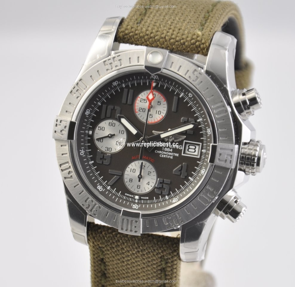 Breitling Avenger II Mens watch Unisex Automatic Steel A1338111 F564