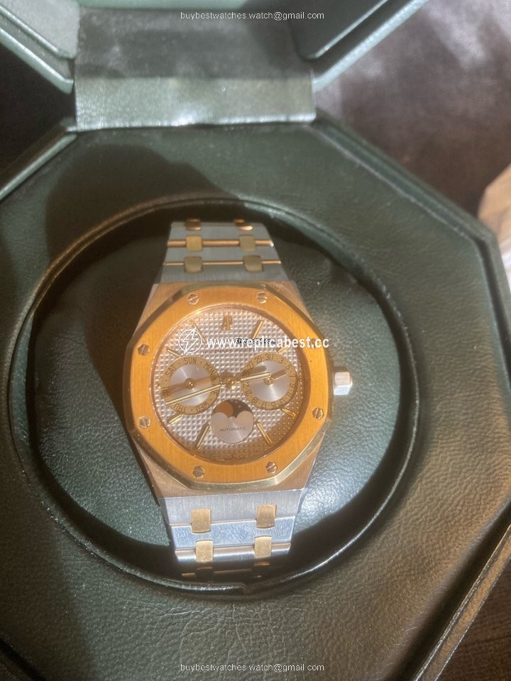 Audemars Piguet Royal Oak Day-Date Mens watch Unisex Automatic 25594SA.OO.0789SA.01