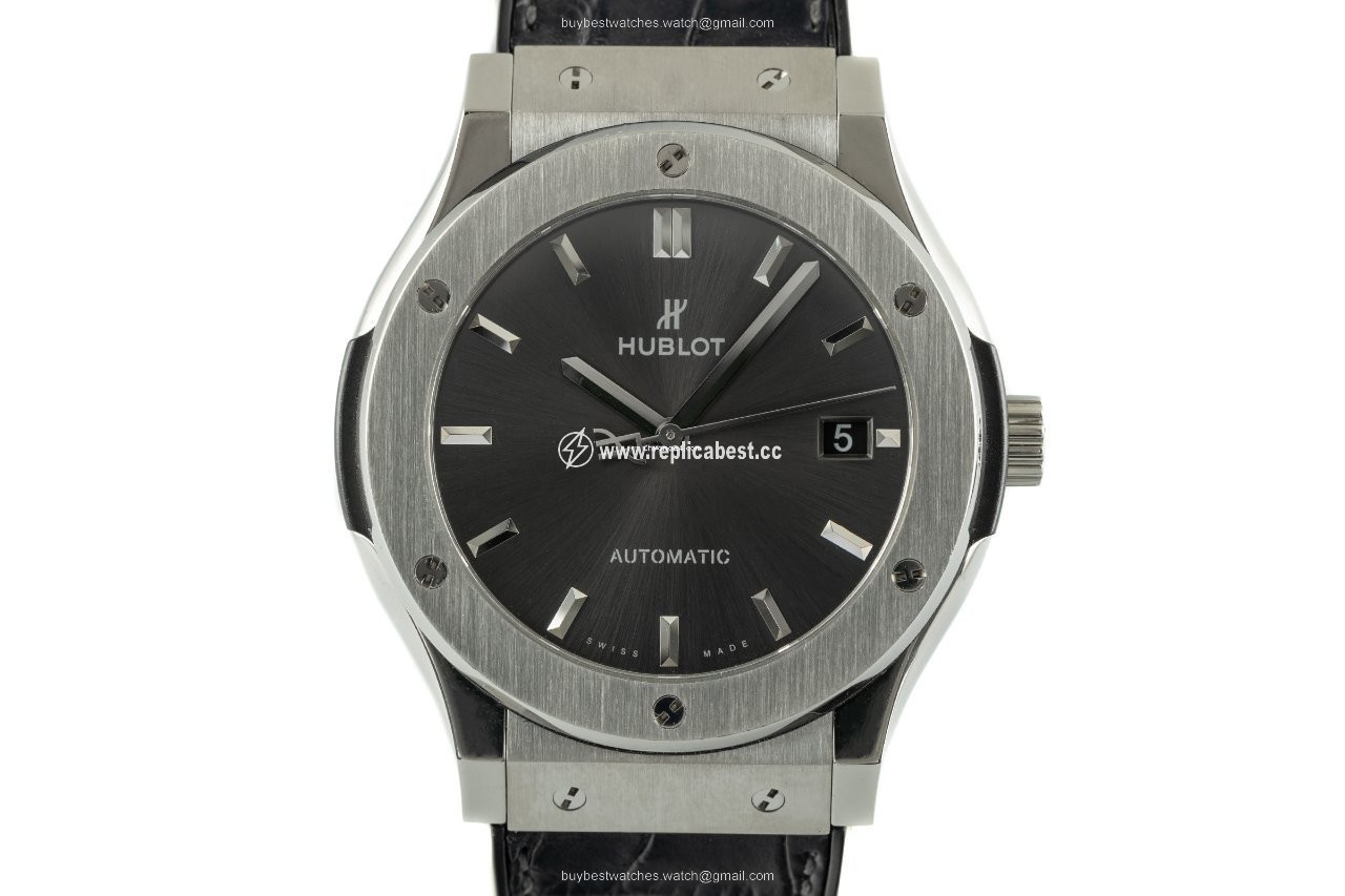 Hublot Classic Fusion Racing Grey Mens watch Unisex Automatic Titanium 511.NX.7071.LR