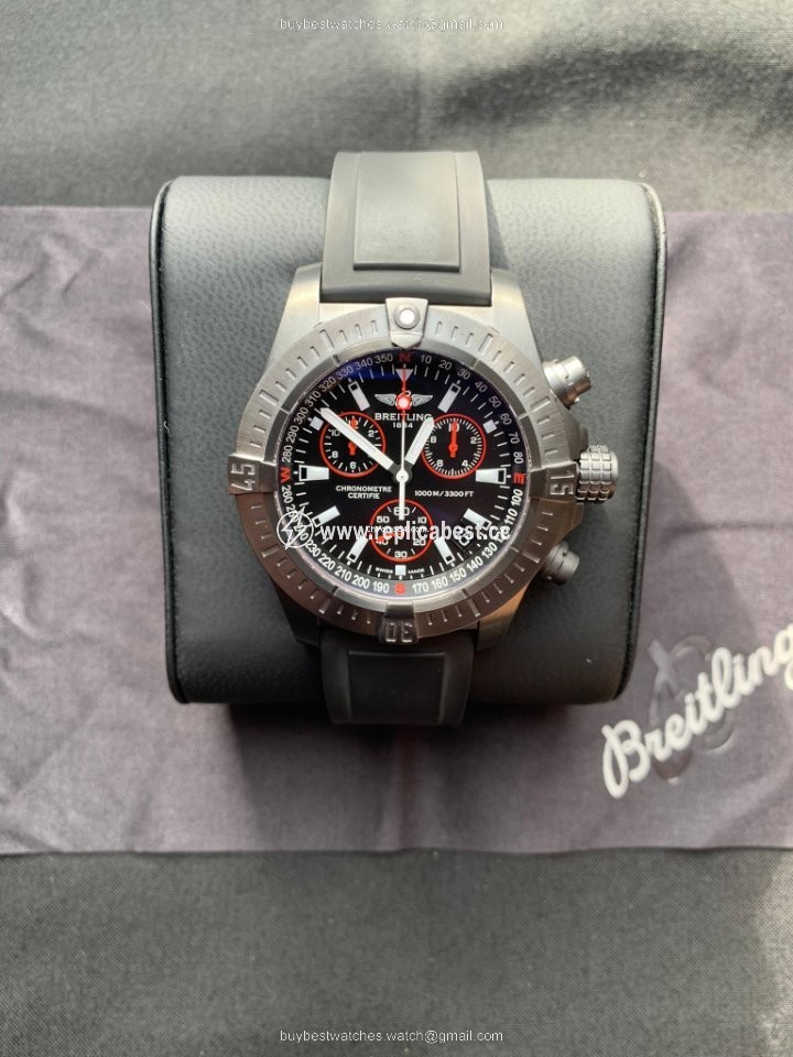 Breitling Avenger Seawolf Mens watch Unisex Quartz Steel M7339010 BA03