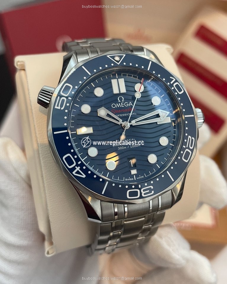Omega Seamaster Diver 300 M Mens watch Unisex Automatic Steel 210.30.42.20.03.001