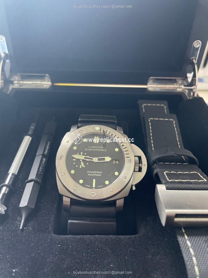 Panerai Luminor Submersible 1950 3 Days Automatic Mens watch Unisex Automatic Titanium PAM 00305