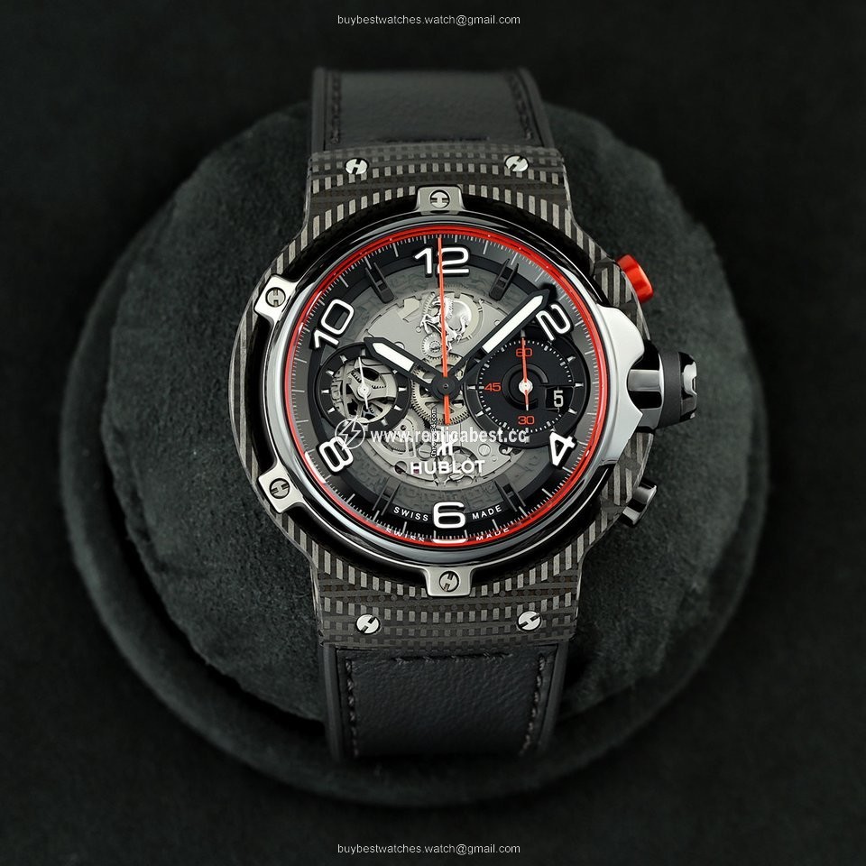 Hublot Classic Fusion 45, 42, 38, 33 mm Mens watch Unisex Automatic Carbon 526.qb.0124.vr